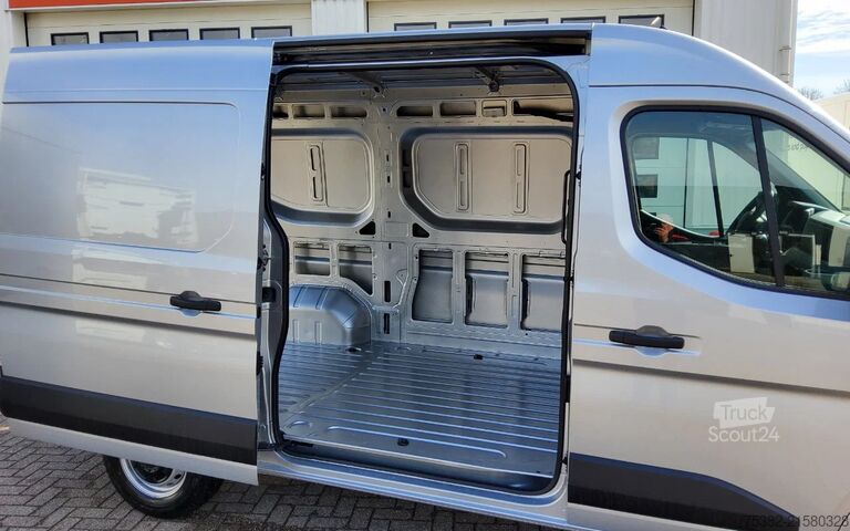 Panelvan Renault Master 170.35  EURO 6  L2H2 GESLOTEN GRIJS META...