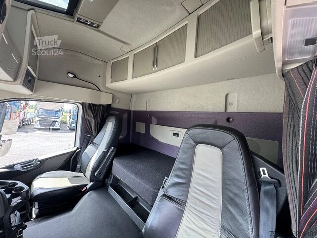 Autokrāna kravas automašīna Volvo FM 330 ( New Model ) 4x2 Palfinger PK 12002-EH D
