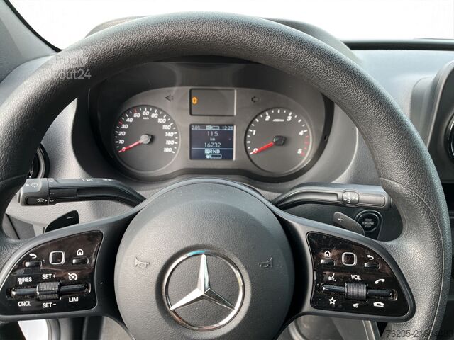 Фургон с брезентова завеса Mercedes-Benz Sprinter 319 CDI 4x4 Doka Pritsche  Klima LED AHK