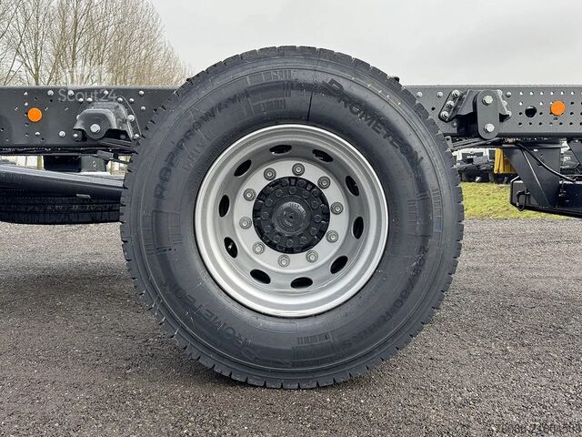 Шаси с кабина Iveco EuroCargo 180 Chassis Cabin (10 units)