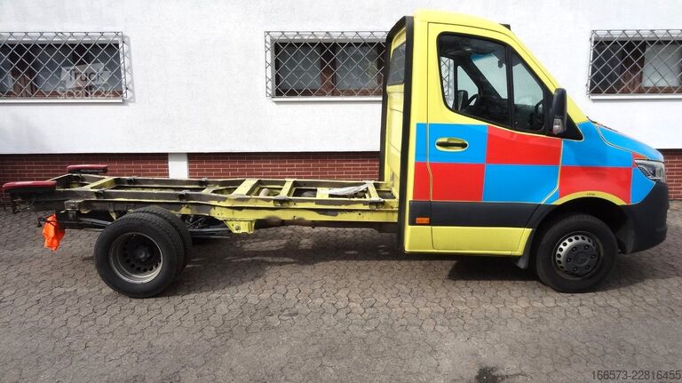 Chassis de carrinha MERCEDES-BENZ Sprinter 516 Automatik Klima zwillingsbereift