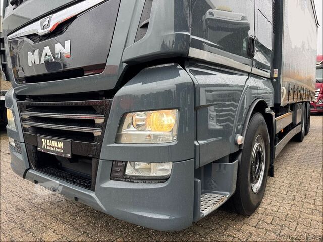 Камион платформа с брезент MAN 26.470 XXL TGX  Mitnahmestapler Moffett M4 NX