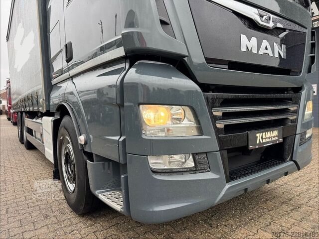 Камион платформа с брезент MAN 26.470 XXL TGX  Mitnahmestapler Moffett M4 NX