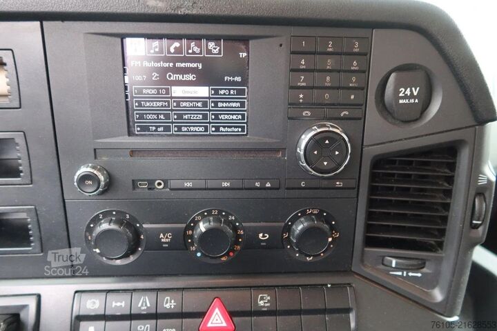 Koffer Mercedes-Benz Antos 1924L Huif + Klep Dhollandia 2000 KG Euro 6