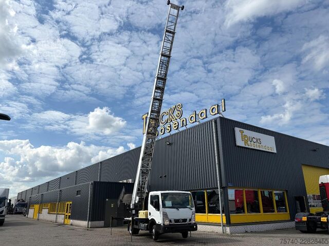 Plataforma elevadora Nissan NT400 + 29 METER LADDER/VERHUIS LIFT + HYDROLIC...