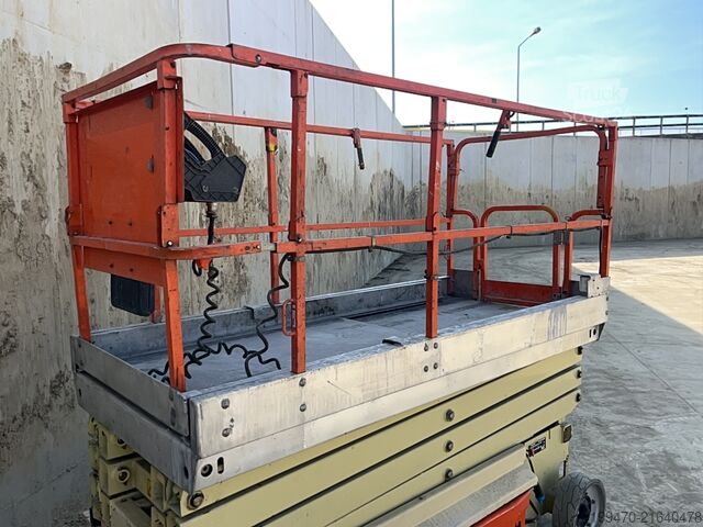 ножничный подъёмный стол JLG 2646ES (10m)