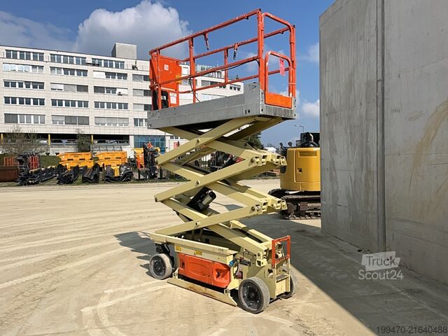 ножничный подъёмный стол JLG 2030 Es (8m)