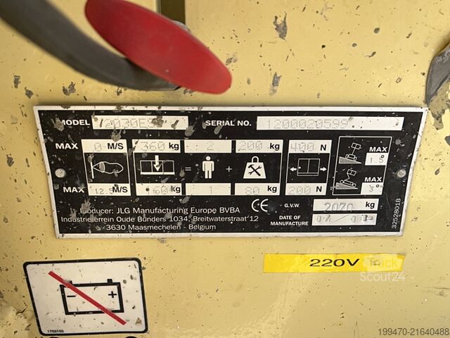 ножничный подъёмный стол JLG 2030 Es (8m)
