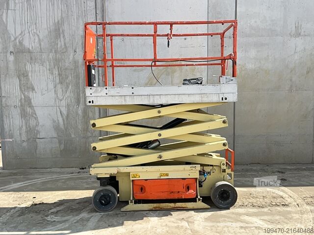 ножничный подъёмный стол JLG 2030 Es (8m)