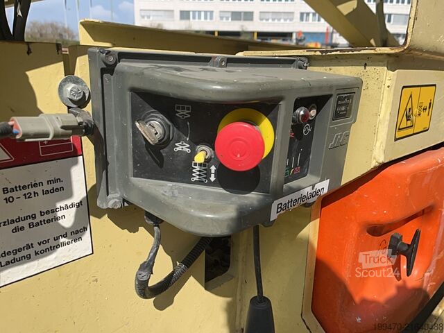 ножничный подъёмный стол JLG 2030 Es (8m)