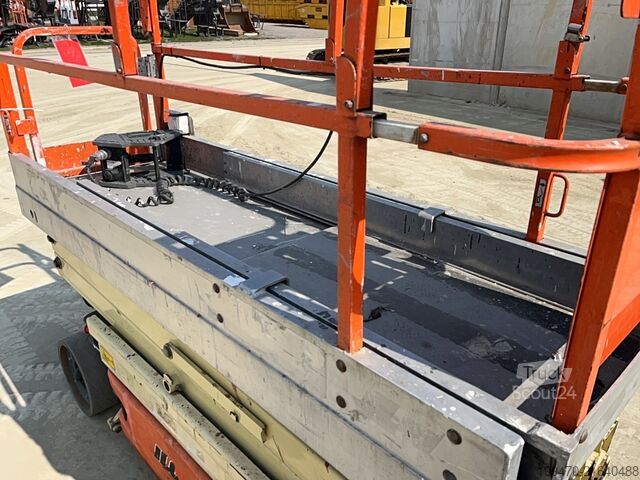 ножничный подъёмный стол JLG 2030 Es (8m)