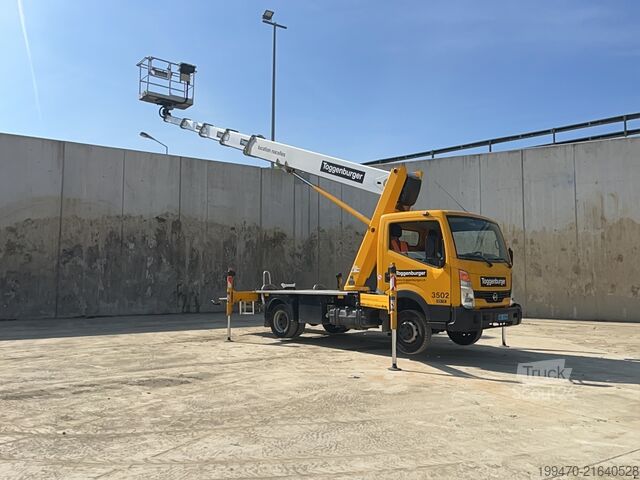 Plateforme élévatrice montée sur camion Palfinger P260B (26m) on Nissan 3.5 ton