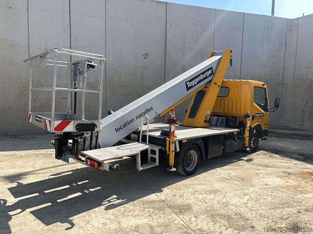 Plateforme élévatrice montée sur camion Palfinger P260B (26m) on Nissan 3.5 ton
