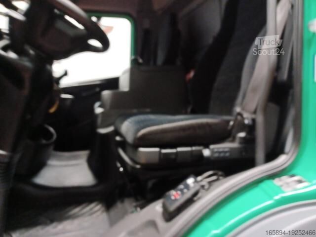 Autocamion cu caroserie tip cutie Mercedes-Benz Atego 1223 L