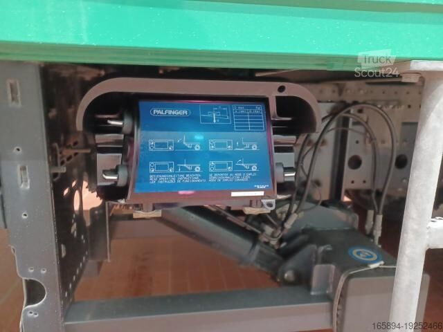 Autocamion cu caroserie tip cutie Mercedes-Benz Atego 1223 L