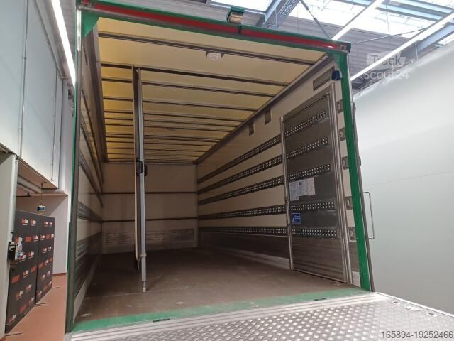 Autocamion cu caroserie tip cutie Mercedes-Benz Atego 1223 L