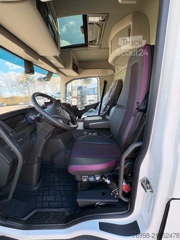 Three-sided tipper truck VOLVO FMX460 8x4R Meiller DSK Trigenius