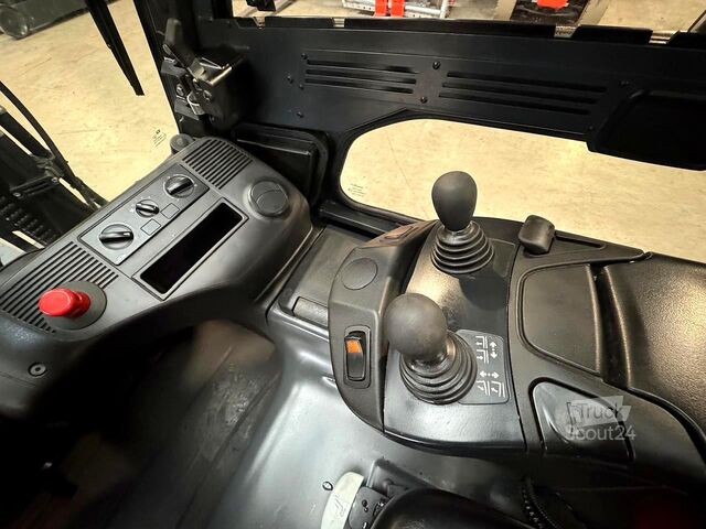 Gaffeltruck Linde E 25L [ID: 102]