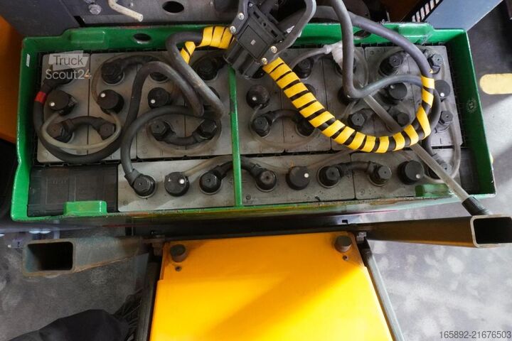 Carrello commissionatore ad alto livello Jungheinrich ECE320SH