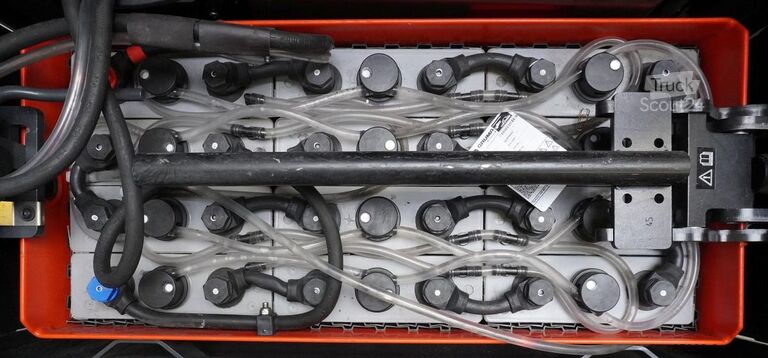 Transpallet elettrico con operatore a bordo in piedi Linde T 20 FP 1153-02