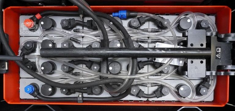 Transpallet elettrico con operatore a bordo in piedi Linde T 20 FP 1153-02