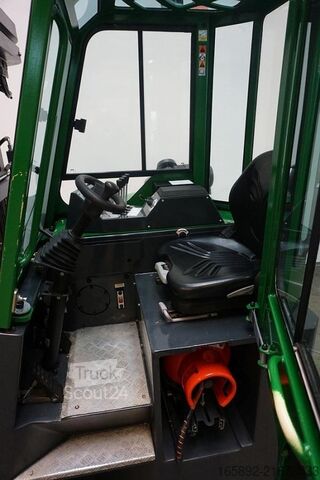 Stivuitor cu patru direcții Combilift CB2500LPG