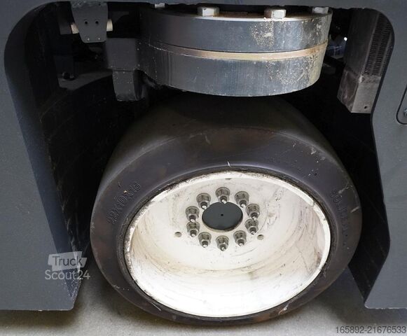 Stivuitor cu patru direcții Combilift CB2500LPG