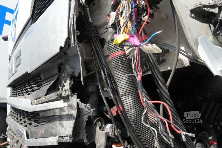 Tracteur routier standard DAF XF 480 FT, UNFALL