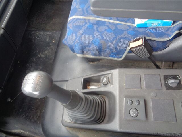 Kombiniran vozilo s ponjavo IVECO 80E17 / EU3. 1. Hand