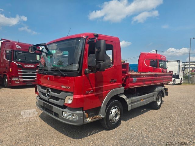 Three-way tipper van MERCEDES-BENZ 818 Dreiseitenkipper.