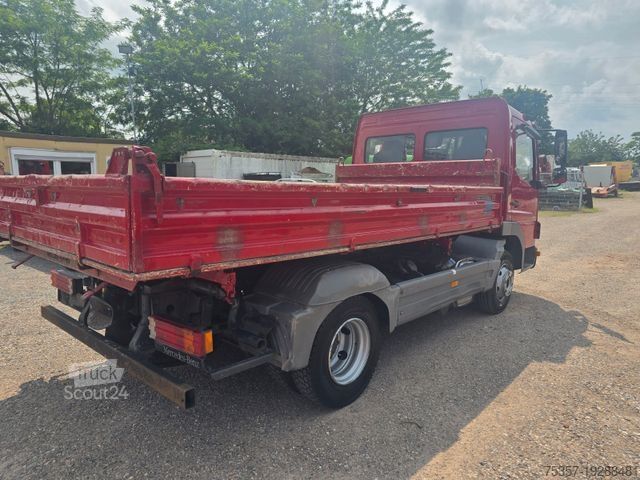 Benne tri-benne MERCEDES-BENZ 818  Dreiseitenkipper.