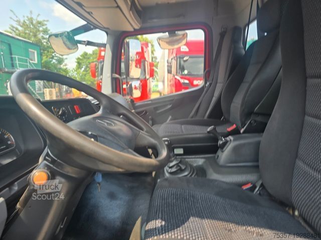 Benne tri-benne MERCEDES-BENZ 818  Dreiseitenkipper.