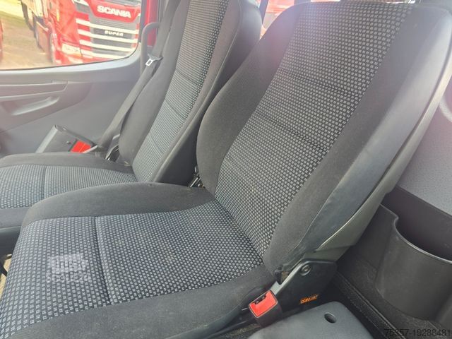 Three-way tipper van MERCEDES-BENZ 818 Dreiseitenkipper.