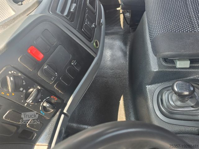 Three-way tipper van MERCEDES-BENZ 818 Dreiseitenkipper.