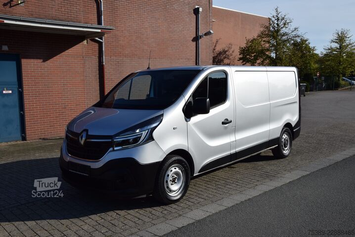 Dobozos furgon Renault Trafic  2,0 DCI L2H1 3,0t Tempomat Klima Navi LED