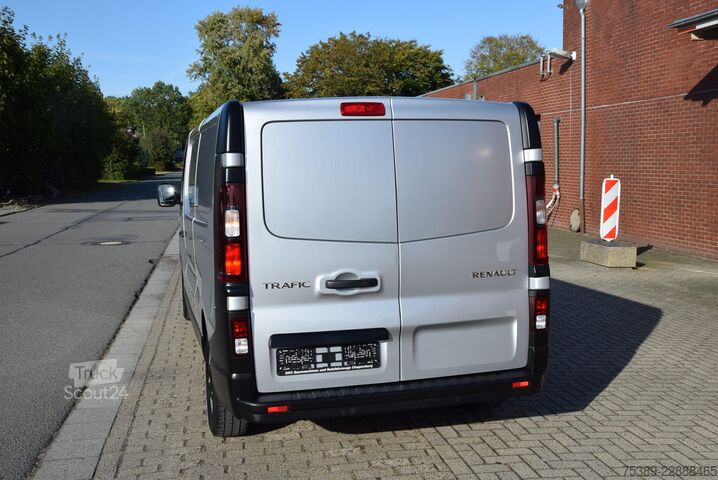 Dobozos furgon Renault Trafic  2,0 DCI L2H1 3,0t Tempomat Klima Navi LED