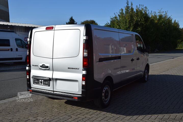 Dobozos furgon Renault Trafic  2,0 DCI L2H1 3,0t Tempomat Klima Navi LED