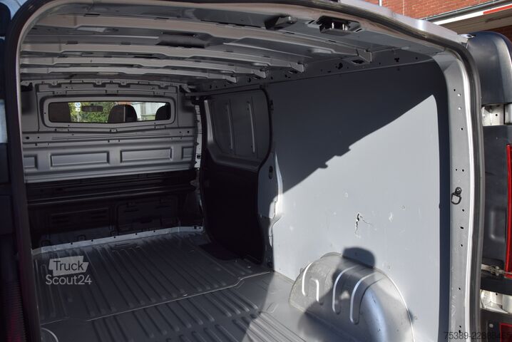 Dobozos furgon Renault Trafic  2,0 DCI L2H1 3,0t Tempomat Klima Navi LED