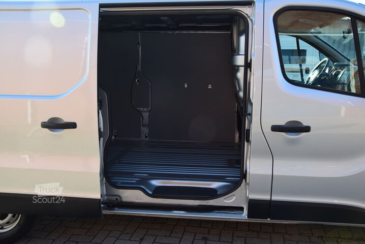 Dobozos furgon Renault Trafic  2,0 DCI L2H1 3,0t Tempomat Klima Navi LED