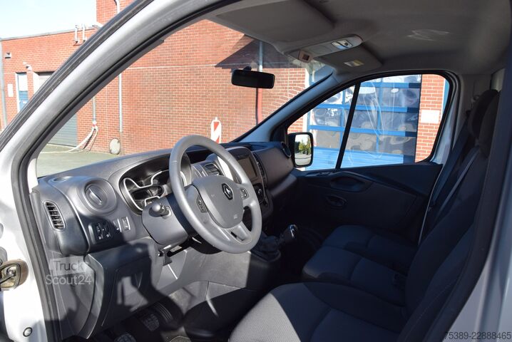Dobozos furgon Renault Trafic  2,0 DCI L2H1 3,0t Tempomat Klima Navi LED
