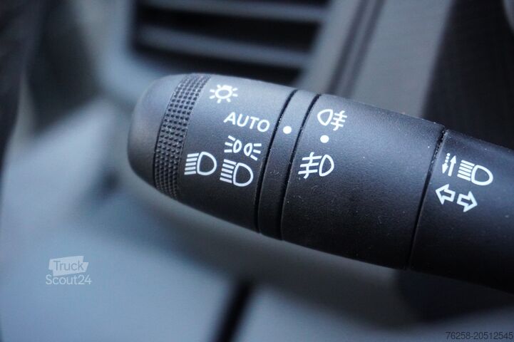 Delivery van Renault Trafic 2.0 dCi 110PK L2 EURO 6 - Airco - Cruise...