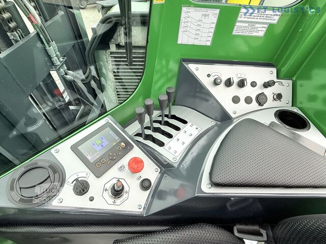 Carretilla retráctil de 4 vías Combilift C4500 WIDE FORK POSITIONER DIESEL DUPLEX