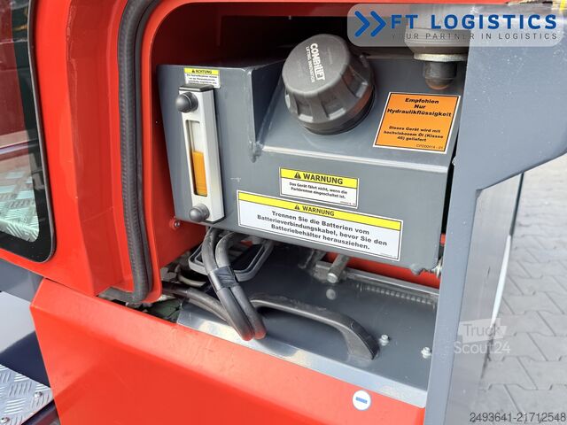 Carretilla retráctil de 4 vías Combilift C3000ET TRIPLEX 5940 WIDE FORK POSITIONE