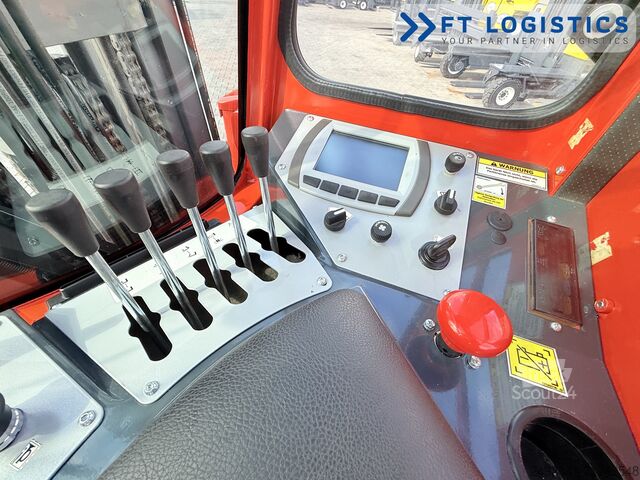 Carretilla retráctil de 4 vías Combilift C3000ET TRIPLEX 5940 WIDE FORK POSITIONE