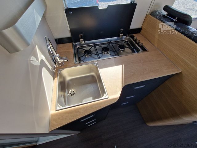 Полуинтегрированный автодом ADRIA Matrix 60Y 670 SL