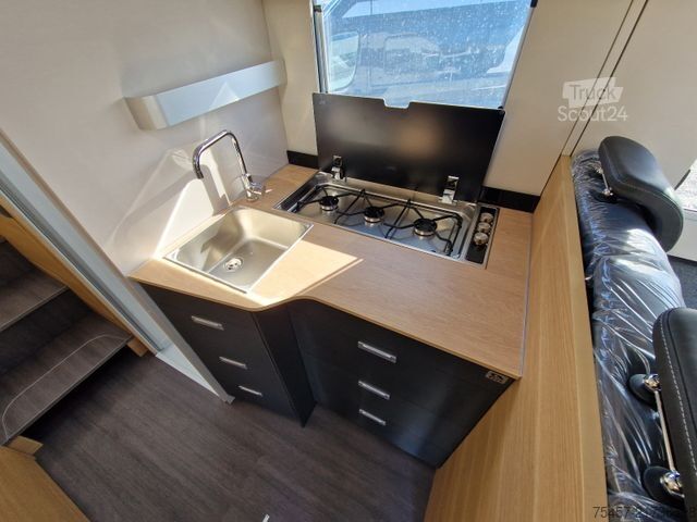 Полуинтегрированный автодом ADRIA Matrix 60Y 670 SL