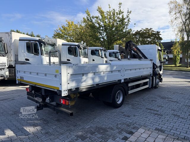 Vrachtauto met open laadbak Volvo FL 210 Kran Hiab X-HiDuo 082