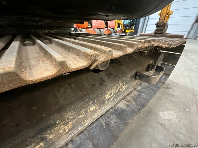 Raupenbagger JCB JS 130 LC