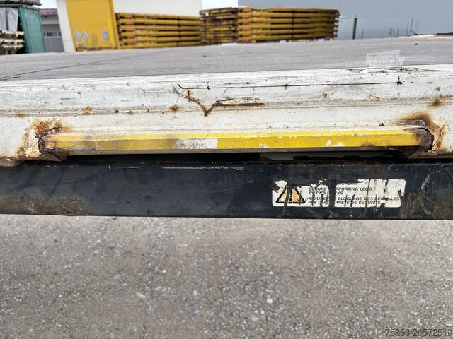 Corpo di scambio aperto Krone Plattform 7,82m mit Steckrungen mittig