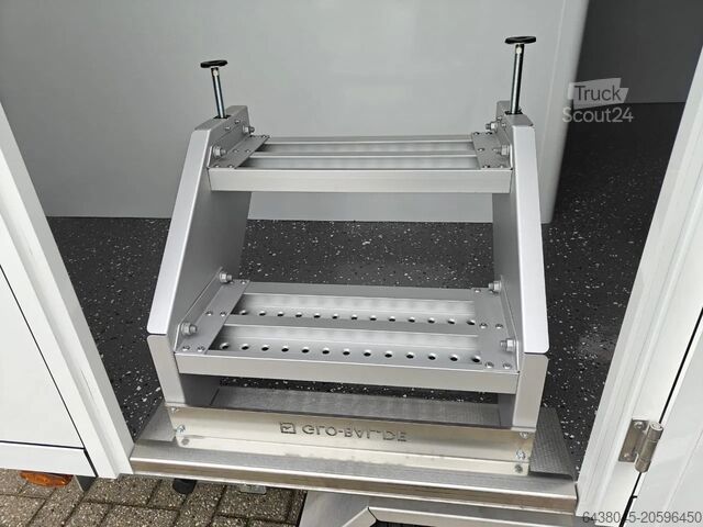 GLOBAL premična kabina z izpiralnim WC-jem GLOBAL Schaftkeet met spoeltoilet